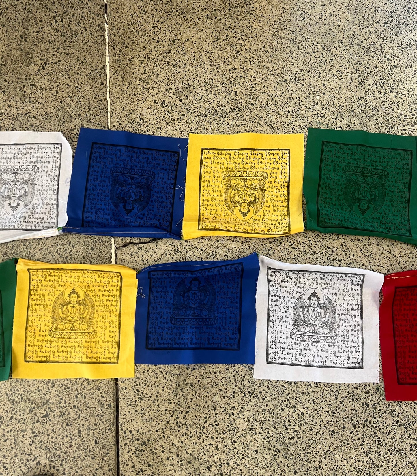 Tibetan Prayer Flags (Lrg)