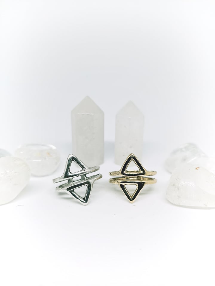 Double Triangle Ring