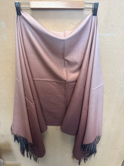 Ombre Fringe Pashmina [anookz:c5811bbb-8c0a-49d2-b22c-f61c68289fd7]