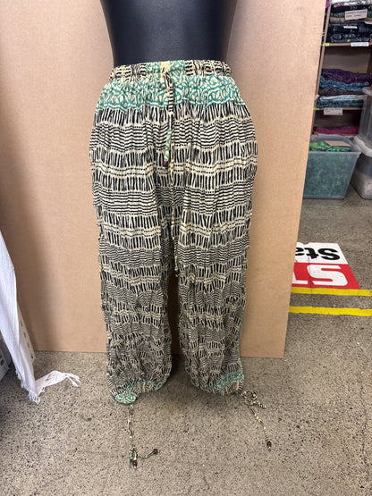 Balon Pants Mixed [anookz:859b28d6-3f43-4a1a-ae72-89e7911e8f5e]