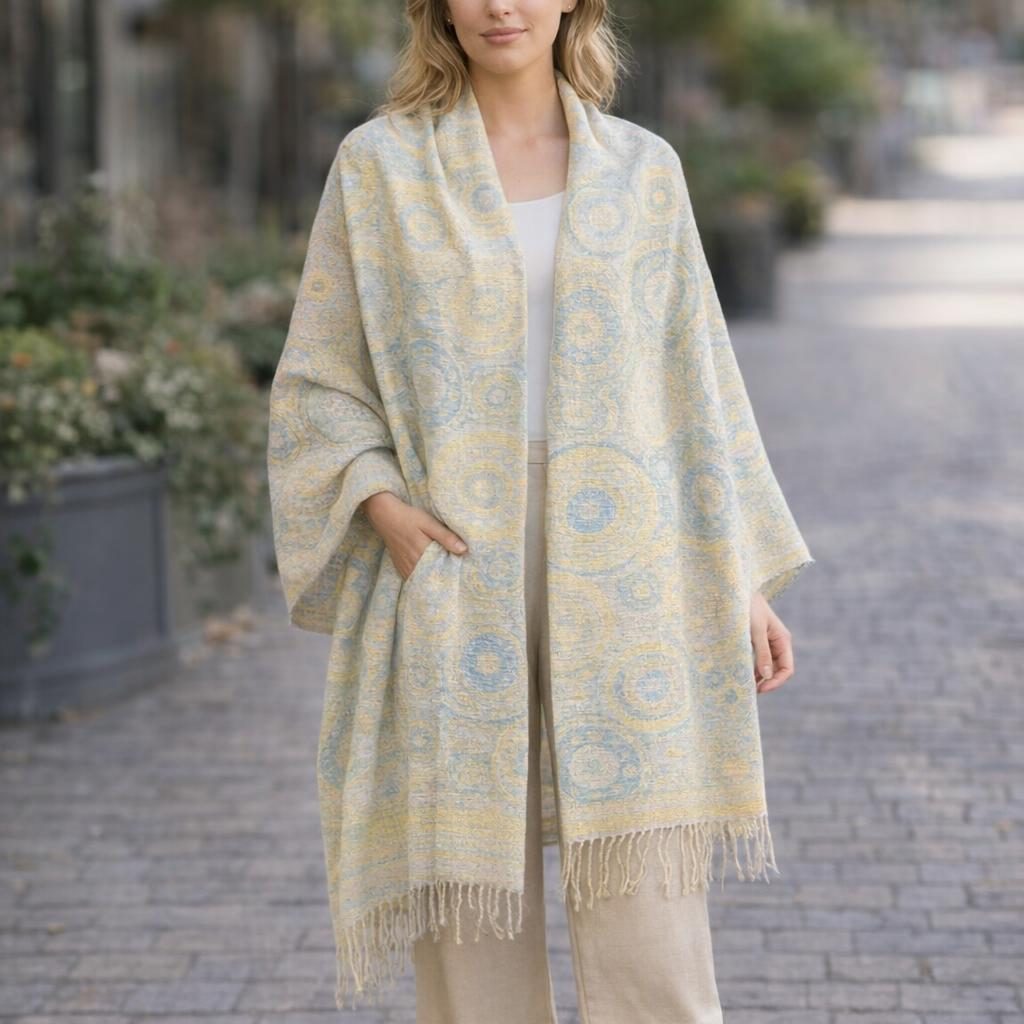 Cami Circle Pashmina Shawl [anookz:def989e2-1a25-4c23-b967-5401ce227496]