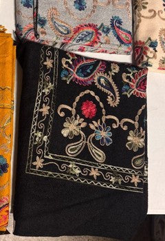 Garden Flower Wool Shawl [anookz:url-15d5e329]