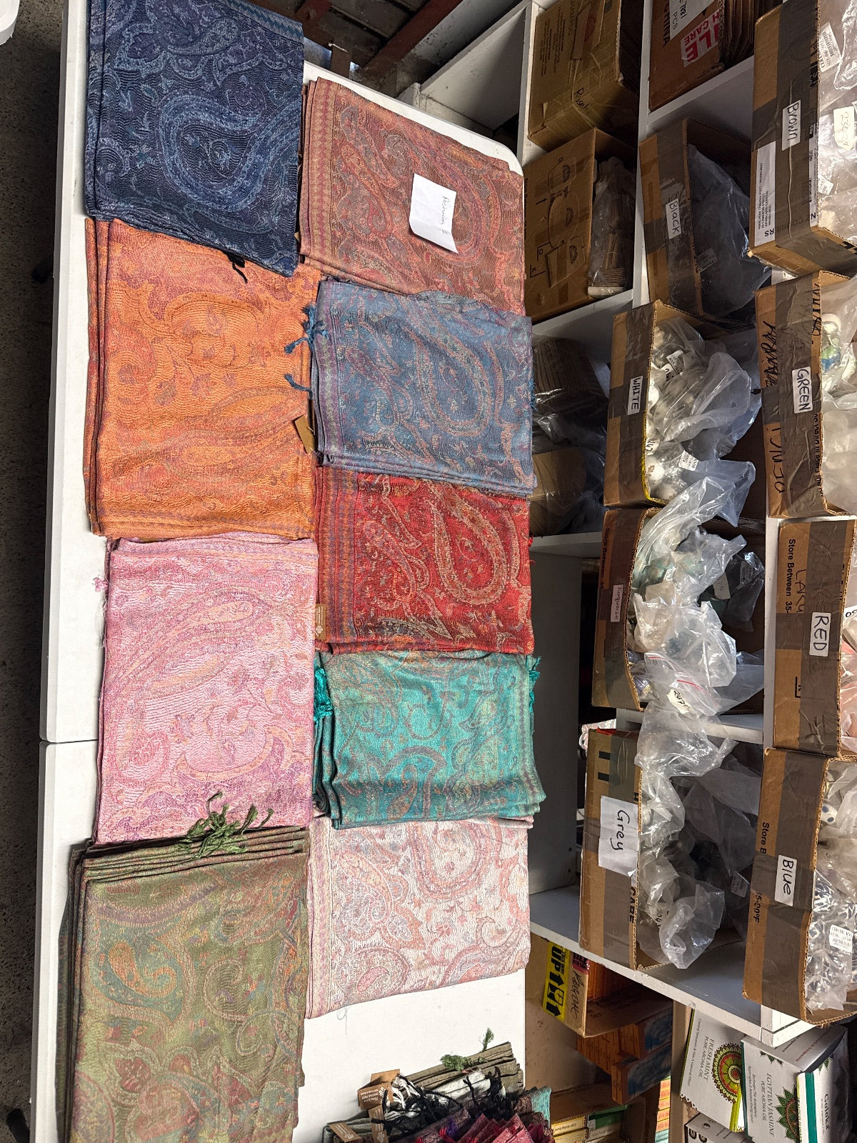 Paisley Jasmine Pashmina [anookz:d30b565d-6500-41fe-8f88-1d1d2a2b0de2]