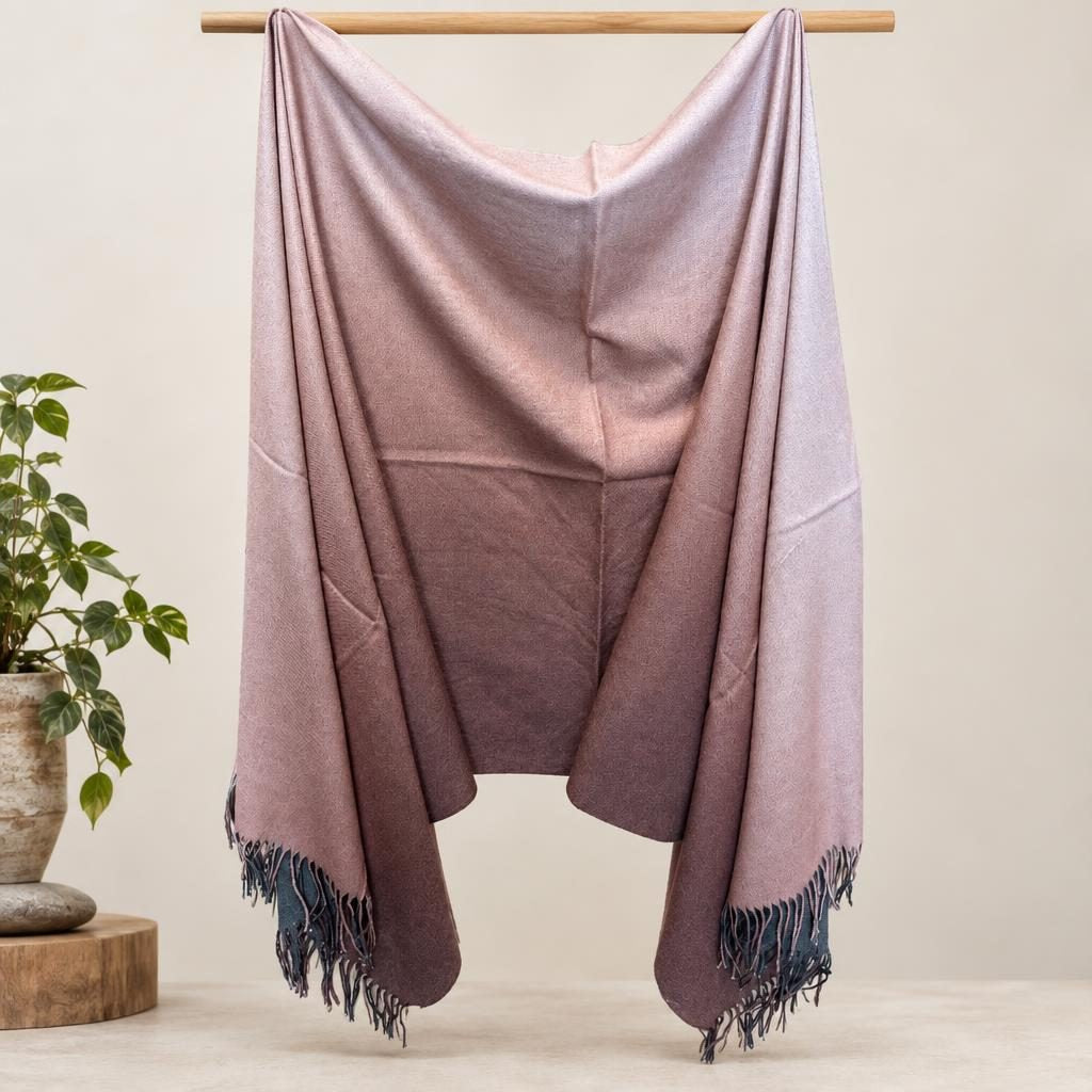 Ombre Fringe Pashmina [anookz:85984c56-4fbd-4b99-9c76-27ba417c6d5e]