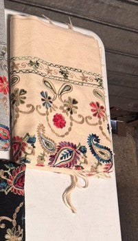 Garden Flower Wool Shawl [anookz:url-0f6ef213]