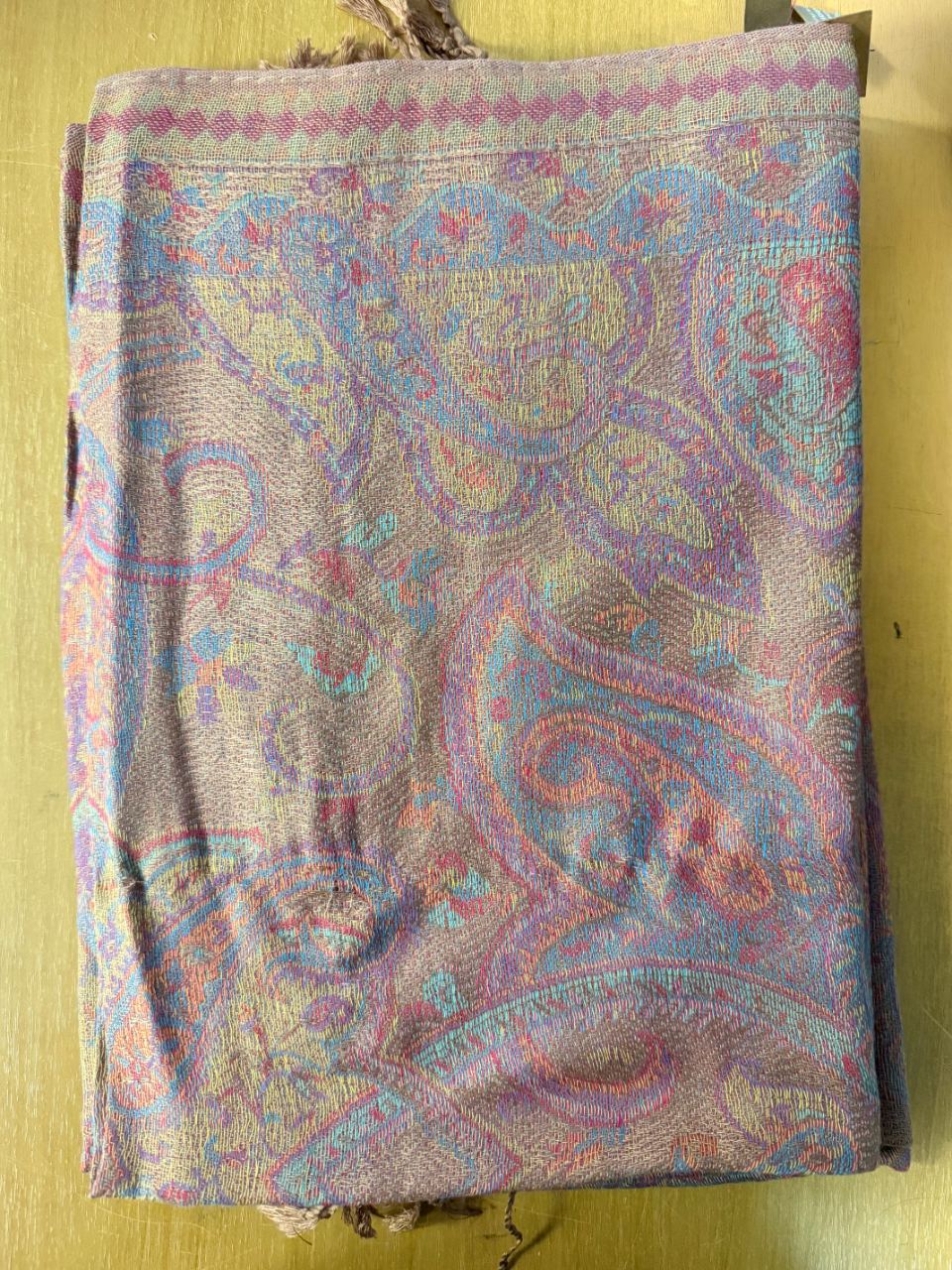 Paisley Jasmine Pashmina [anookz:2d5d6f38-ede6-415f-aabc-76e6643e59b5]