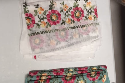 Zigzag Trim Floral Cotton Scarf [anookz:9b821626-7506-4b5b-9ff9-e1467980bfdf]